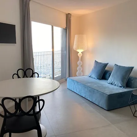 La Finestra Sul Mare * אצ'י קסטלו